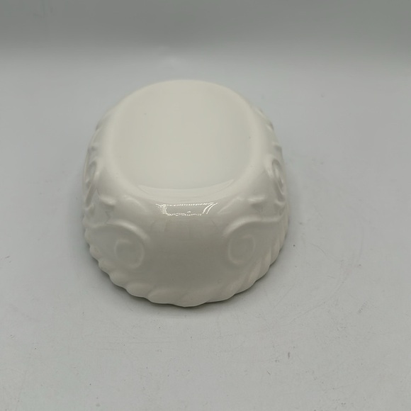 White/cream ceramic soap dish - Picture 3 of 3